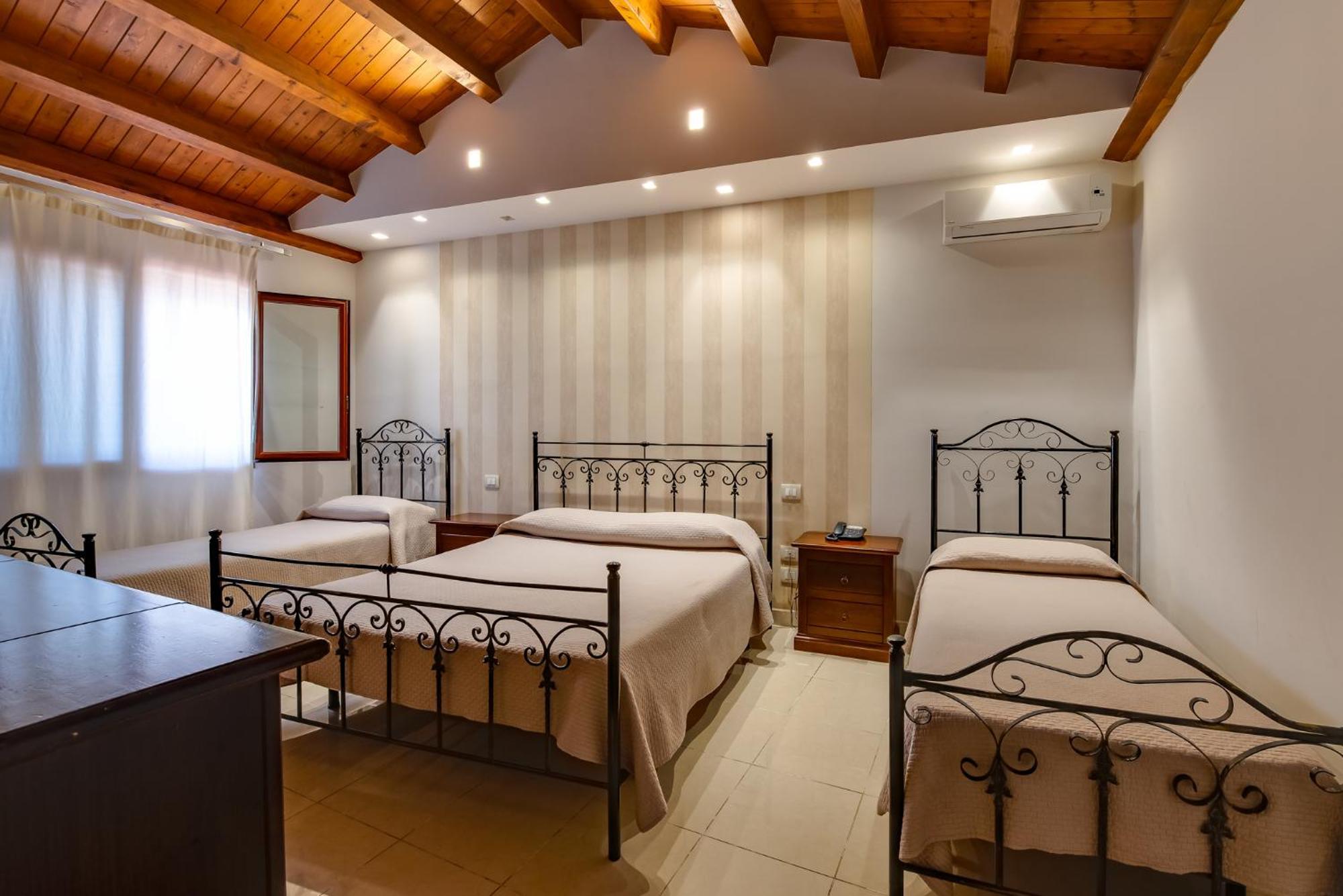 Hotel Aliai Шака Екстериор снимка