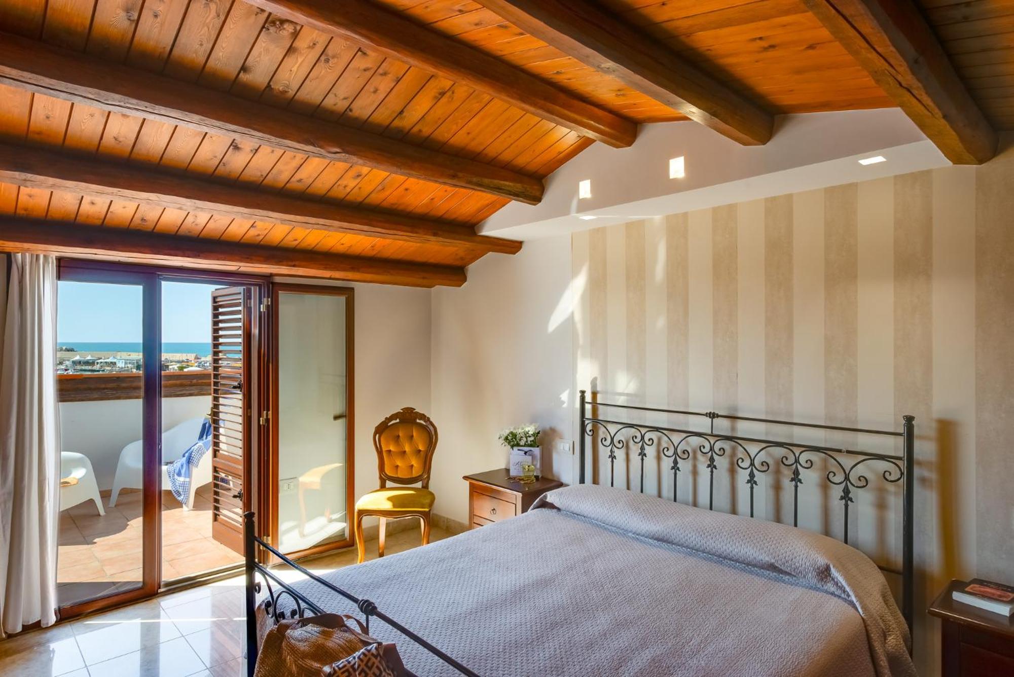 Hotel Aliai Шака Екстериор снимка