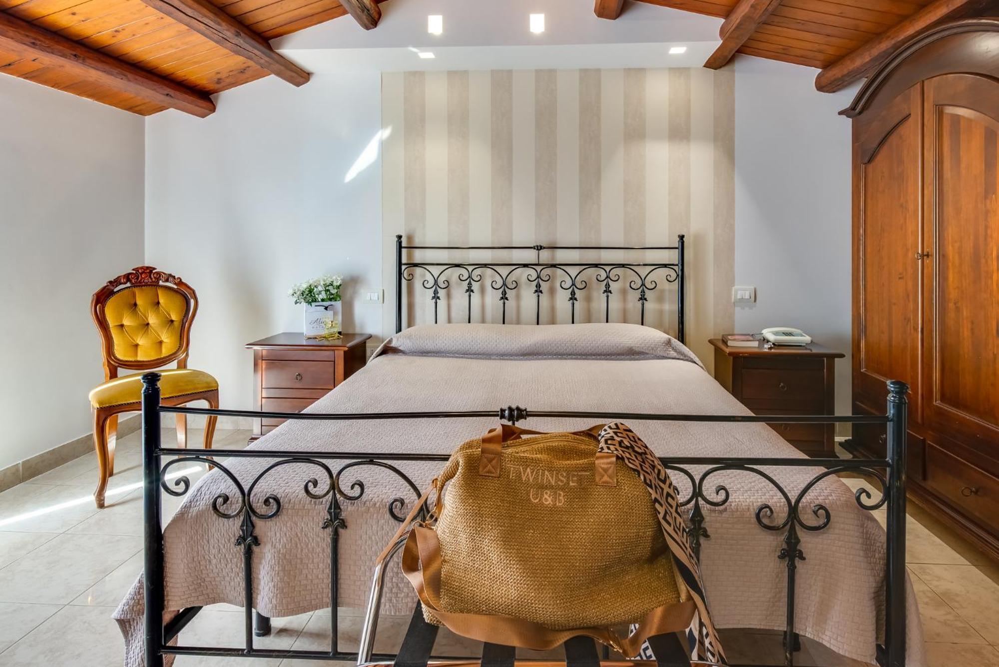 Hotel Aliai Шака Екстериор снимка