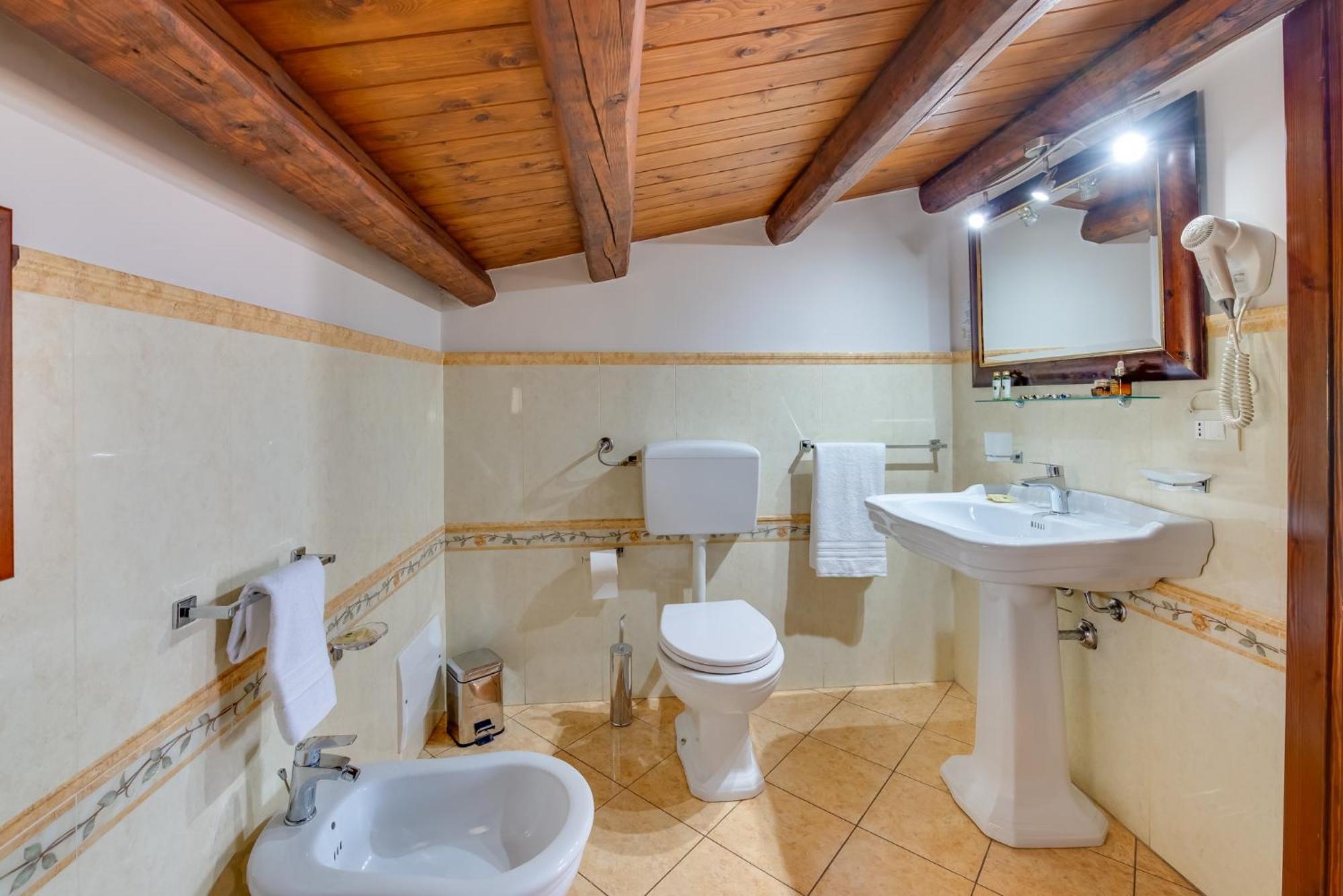 Hotel Aliai Шака Екстериор снимка