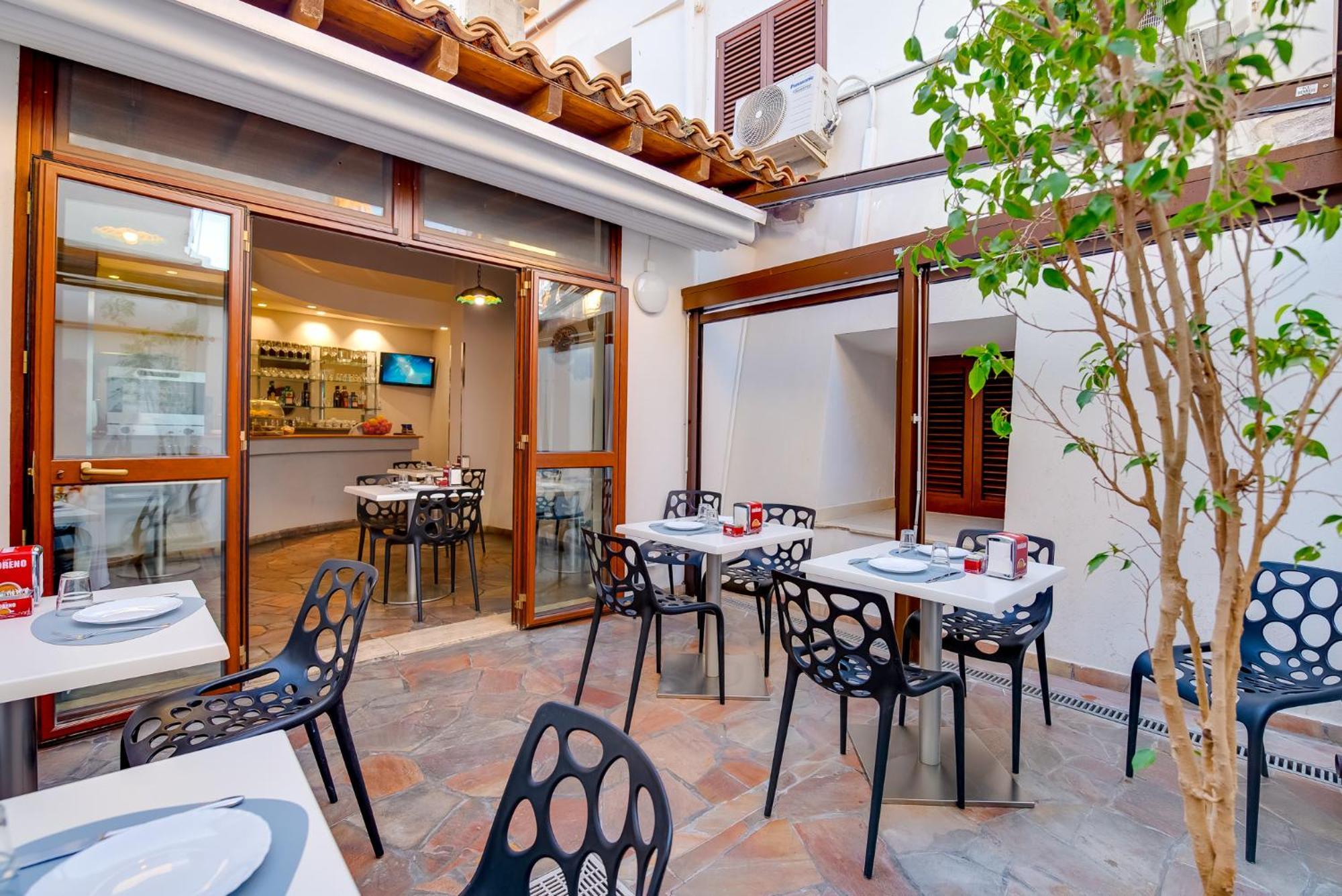 Hotel Aliai Шака Екстериор снимка
