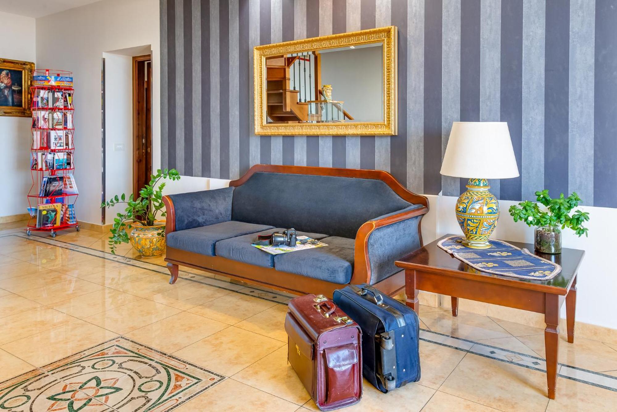 Hotel Aliai Шака Екстериор снимка